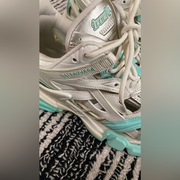 Balenciaga Track 2 Sneskers - Picture 3 of 7